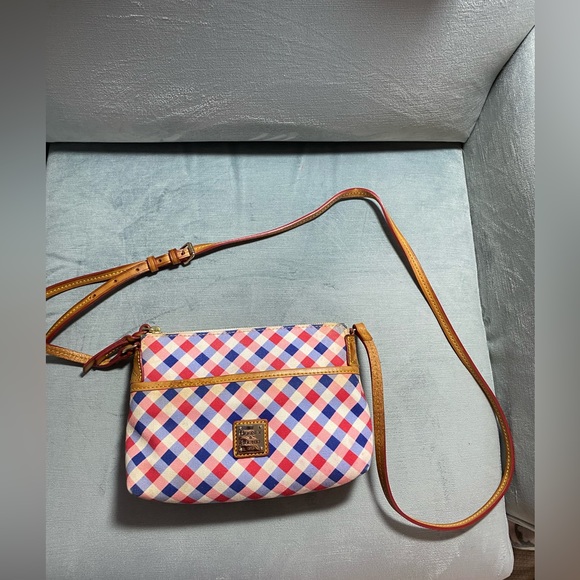 Dooney & Bourke Handbags - Gently used Dooney and Bourke crossbody bag with adjustable length strap,